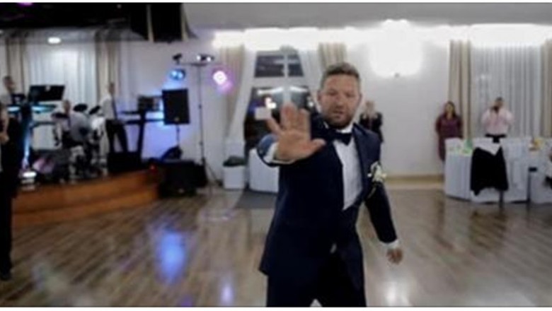 Przerywa pierwszy taniec z panną młodą i każe jej się nie zbliżać! Nie mogła uwierzyć czemu to zrobił!