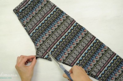 Składa stare leginsy i przecina je w kroku! Jednym cięciem stworzyła coś zupełnie nowego i modnego!