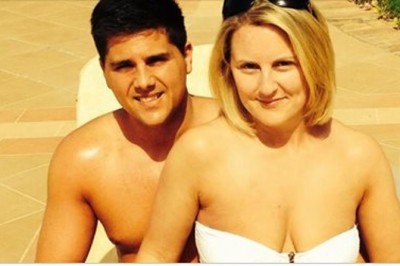 Wdowa spogląda na ślubną fotografię! Zauważa tam coś co mogło uratować życie jej męża!