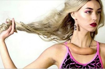 Zarobiła miliony jako modelka ukrywając swój wielki sekret! Od dziecka jest całkowicie łysa! 