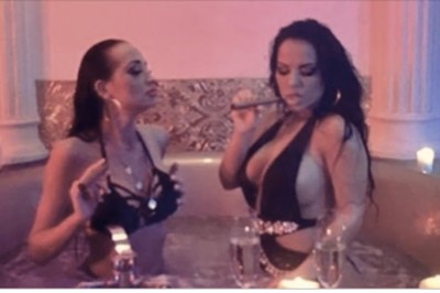 Godlewskie nagrały swój pierwszy teledysk! Postanowiły pochwalić się nie tylko odważnymi strojami!