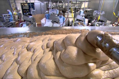 Tak są robione parówki! Ten film jest hitem w sieci, a po obejrzeniu możesz stracić apetyt na hod doga! 