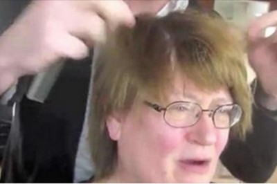 Czuła się „niewidzialna” przed ślubem córki! Po wizycie u stylisty, nie potrafiła się rozpoznać!