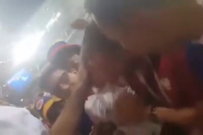 Kolumbijscy kibice krzyczą „Polska! Polska!” by pocieszyć płaczącego chłopca!