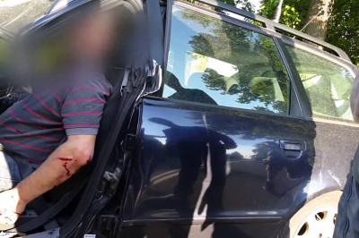 Świadkowie nie mogli uwierzyć! Facet przeżył zderzenie z ciężarówką!