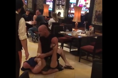 Cwaniak wygrażał kelnerkom! Został szybko ukarany przez byłego mistrza UFC!