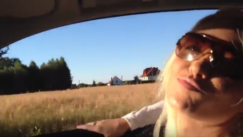 „Mąż dzwoni kochanie!” Grzeczna córcia Monisia pokazuje jak szaleje z kochankiem :D
