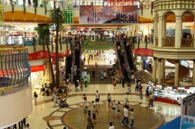 Pozwoliła dziecku zrobić „kupkę” na środku galerii handlowej! Toalety były zaledwie 200 m dalej! 