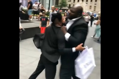 Rzucił nim jak szmacianą lalką! Mała sprzeczka zakończona niezłym lotem!