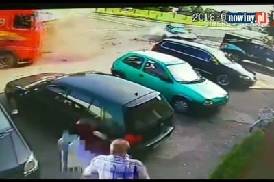 Nagranie z wypadku BMW i TIRa! Cud, że wyszli z auta o własnych siłach!