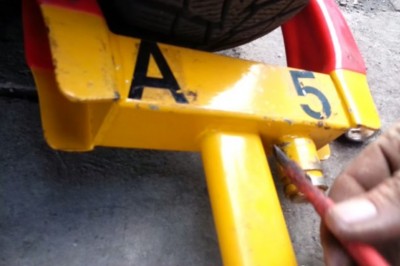 Świetny patent na awaryjne otwieranie blokady koła! Każdy sobie poradzi :D