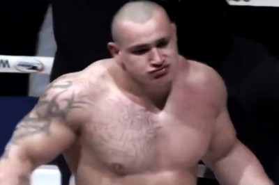 Położył go jednym celnym strzałem! Szybkie zakończenie walki ogromnego kolesia w MMA