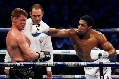  Anthony Joshua pokonuje Aleksandra Powietkina po mocnym nokaucie