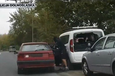Zapomniał o koledze podczas włamu do auta w Bogatyni. Policja już złapała tych asów
