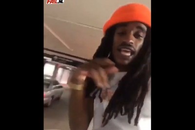 Mówią, że głupota nie boli. Lans na dachu auta jadącego po parkingu centrum handlowego