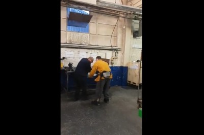 Edek, ja szlifuję Ty łap iskry. Czyli pierwszy dzień świeżaka w nowej pracy