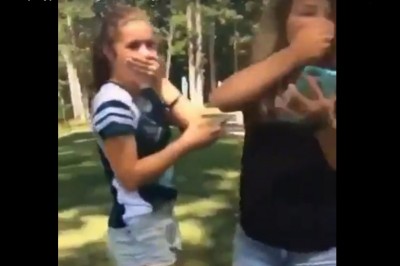 Nieudany podryw dziewczyn. Po drugim razie chyba dał już sobie spokój