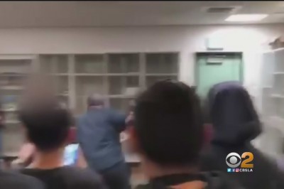 Nauczycielowi puściły nerwy. Uczniowie nagrali go jak okładał innego ucznia