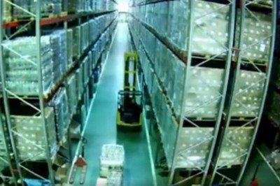 Edek szybkim sprawnym ruchem widlaka rozwalił cały magazyn. Epicki dzień w pracy