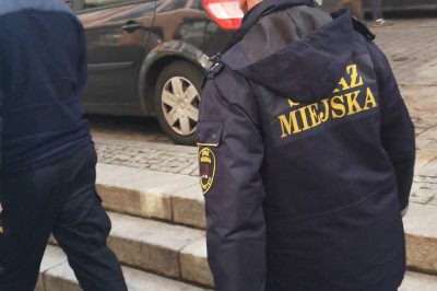 Straż Miejska w Wałbrzychu kontra właściciel prywatnego placu. Kto tu miał rację?
