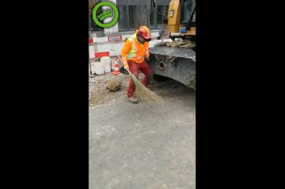 Edek to jest prawdziwy gość na budowie. Takiej mocy jak on to nikt nie ma