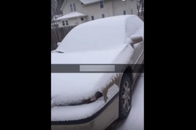 Kiedy nie chce Ci się odśnieżać samochodu, ale jesteś już spóźniony do pracy