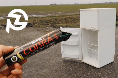 Konkretna petarda kontra lodówka. Właściwie nic z niej nie zostało