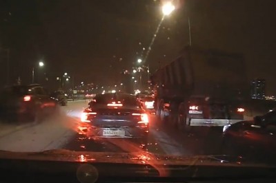 Szybka kara za cwaniakowanie na drodze. Typ w moment skasował swojego SUVa