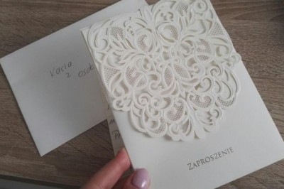 Otrzymała zaproszenie na ślub z nietypowym wierszykiem. Państwo młodzi wprost domagali się jednej rzeczy