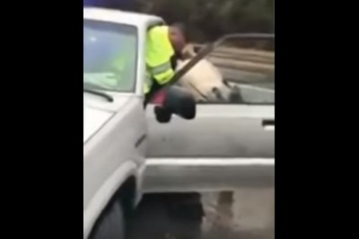 Zwinął policji radiowóz i uciekł. Nie mogli mu dać rady