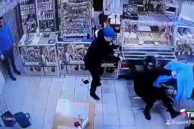 Były żołnierz kontra 4 cwaniaków w sklepie. Szybko ich poskładał