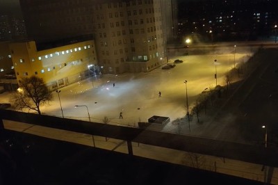 Chłopaki zrobili sobie Gwiezdne Wojny z fajerwerków, które zostały po Sylwestrze