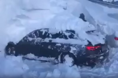 Audi z Quatrro zawsze daje radę. Wyjazd z hotelowego parkingu