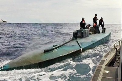 Tak wyglądało przejęcie łodzi podwodnej z towarem wartym 181 mln $