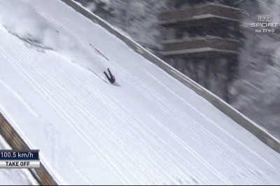 Bardzo groźny upadek Tomasa Vancury na mamuciej skoczni w Obersdorfie