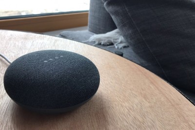 Asystent google przypomina o wieczornej imprezce z sąsiadami