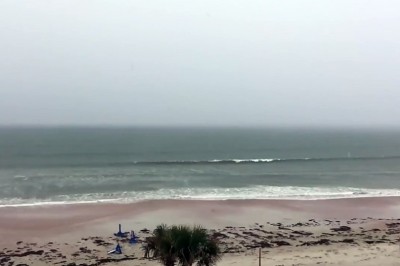 Patrz dokładnie na fale. To co zobaczysz po kilku sekundach wgniata w fotel i przeraża