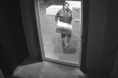 Sam chyba nie mógł uwierzyć co wymyślił. Jego genialny plan nie okazał się zbyt dobry