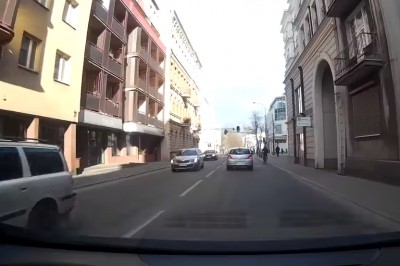 Kto tu miał pierwszeństwo? Potrącenie rowerzysty w Łodzi