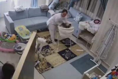 W ostatniej chwili opiekunka ratuje dziecko przed spadającym sufitem