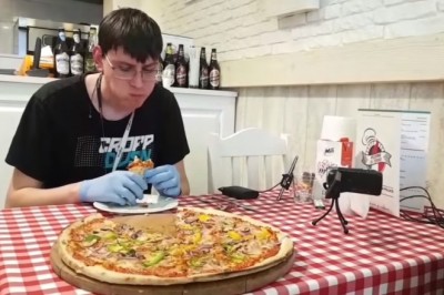 Gościa zmiotło z planszy po 1 kawałku pizzy. Nieudana akcja w krakowskiej restauracji