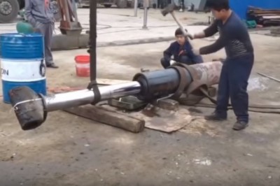 Jakie BHP? Tych dwóch specjalistów o tym nie słyszało i ledwo uszło z życiem