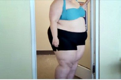 Nastolatki upokorzyły Agatę na basenie. Kobieta poczuła taki wstyd, że do domu wracała płacząc