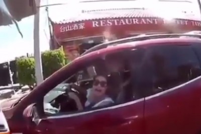 Karma momentalnie ją dopadła. Mogła jechać, a nie dyskutować z kierowcą 