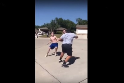 Dwóch chuderlaków kontra „koksik”. Koleś rzucał nimi jak workiem ziemniaków