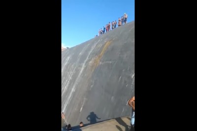 Hardcorowe skoki do wody z wysokiego przelewu. Odważylibyście się?