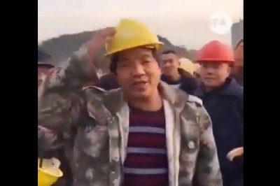 Kiedy postanowisz przetestować kask swojego szefa i swój. Chyba się zdziwił