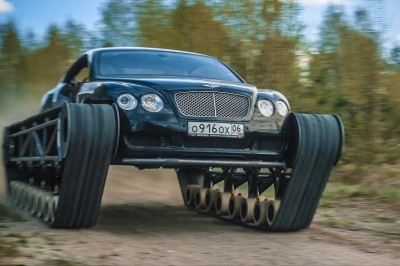 Takim terenowym Bentleyem chyba każdy chciałby się przejechać. Robi wrażenie
