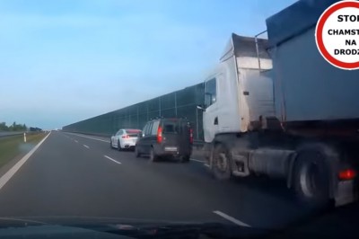 Szeryf w Porsche prawie doprowadza do wypadku na autostradzie A2 