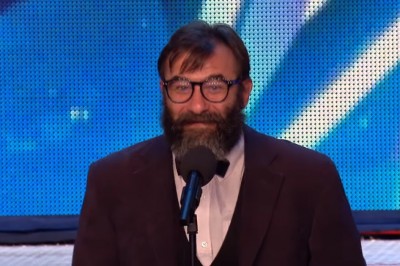 Gość odkrył w sobie talent do skakania na trampolinie i rozwalił system w Mam Talent